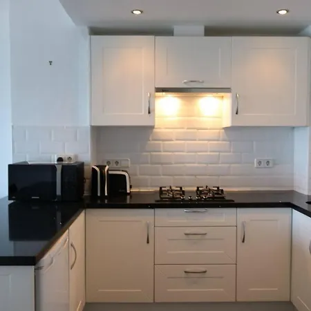 2 Bedrooms Apartment With Sea View