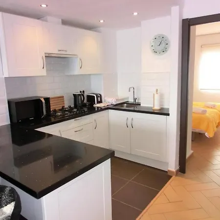 2 Bedrooms Apartment With Sea View *