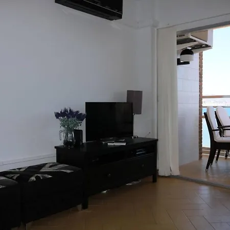 2 Bedrooms Apartment With Sea View