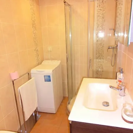 2 Bedrooms Apartment With Sea View
