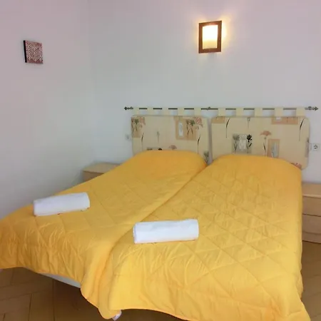 2 Bedrooms Apartment With Sea View *